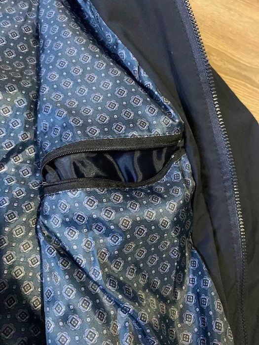 Чоловіча куртка вітровка