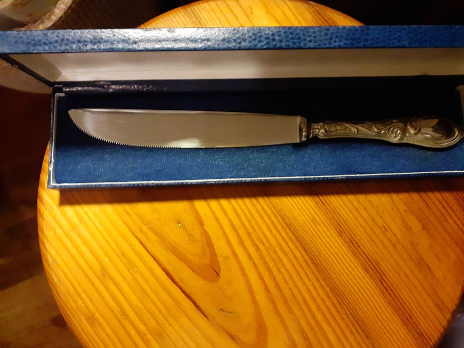 Faca com Cabo em Prata Antiga