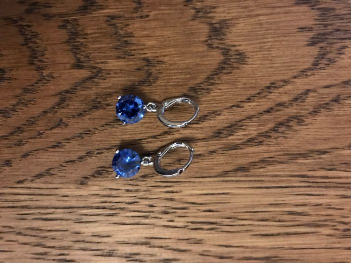 Argolas e fio com pendente (disponível em 4 cores diferentes)