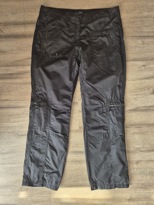Armani Jeans spodnie cargo 46/31 XL/XXL
Polecam na XL/XXL
czarne 
Cien