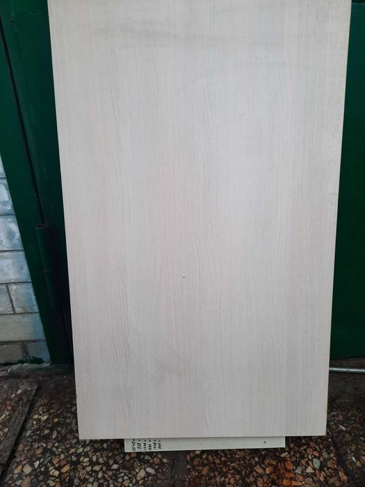 Панели ламинированные белого цвета и дверцы для мебели.
