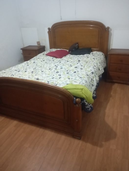 Vendo esta cama camiseiro muito bonito bom estado