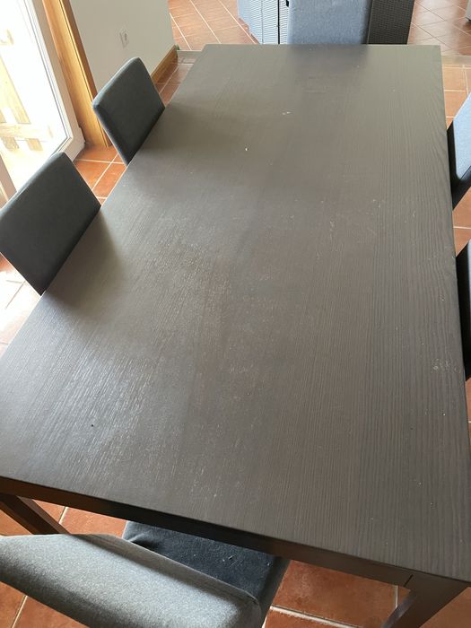 Mesa extensivel com 6 cadeiras