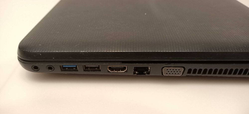 Toshiba Satelite C850 Intel Celeron B820 / 8GB RAM / 320 GB HDD