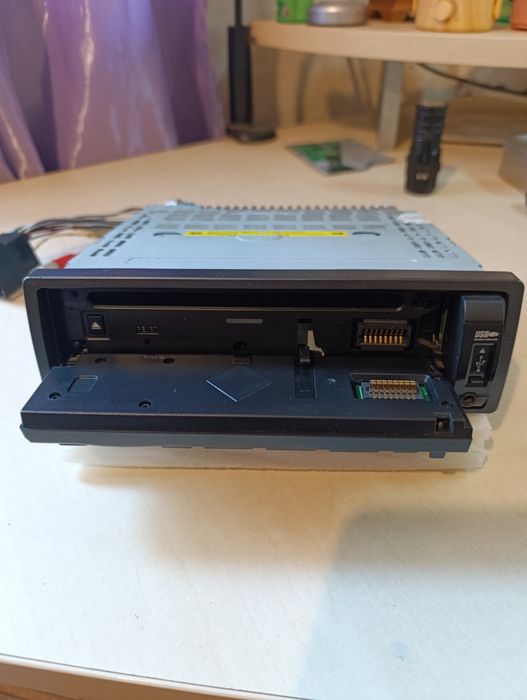Продается автомагнитола PROLOGY 4x50w