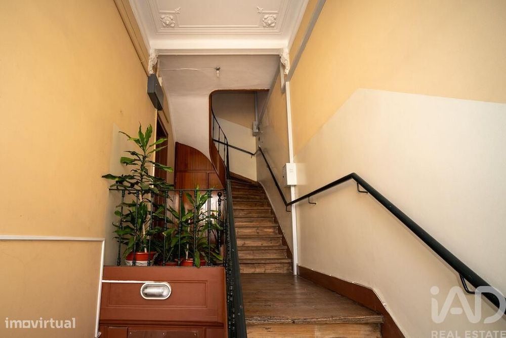 Apartamento T4 em Campolide de 86 m2