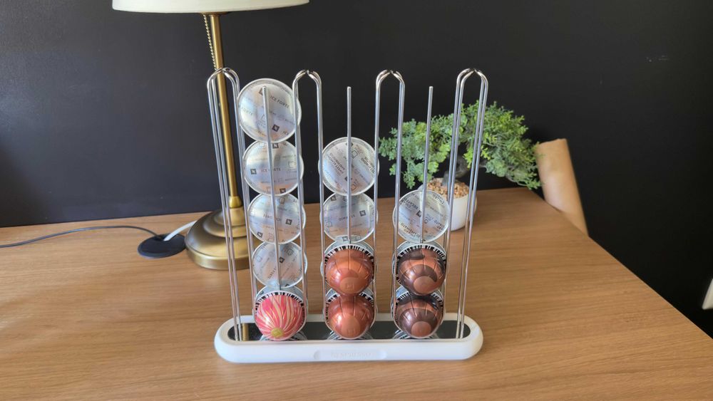 Pack Nespresso Completo – Máquina + Aeroccino + 257 cafés + suporte