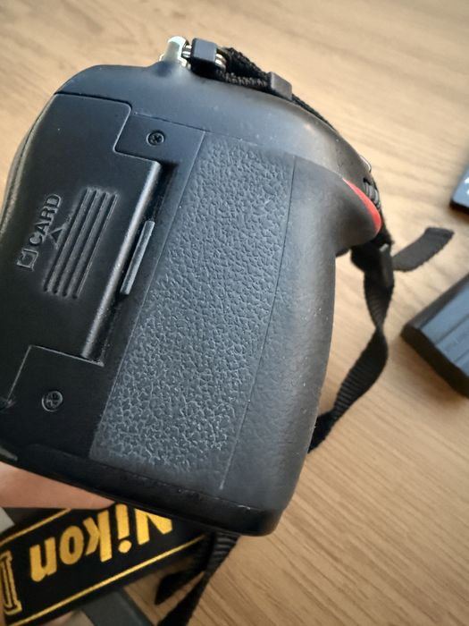 Nikon D610 + 3aku + grip