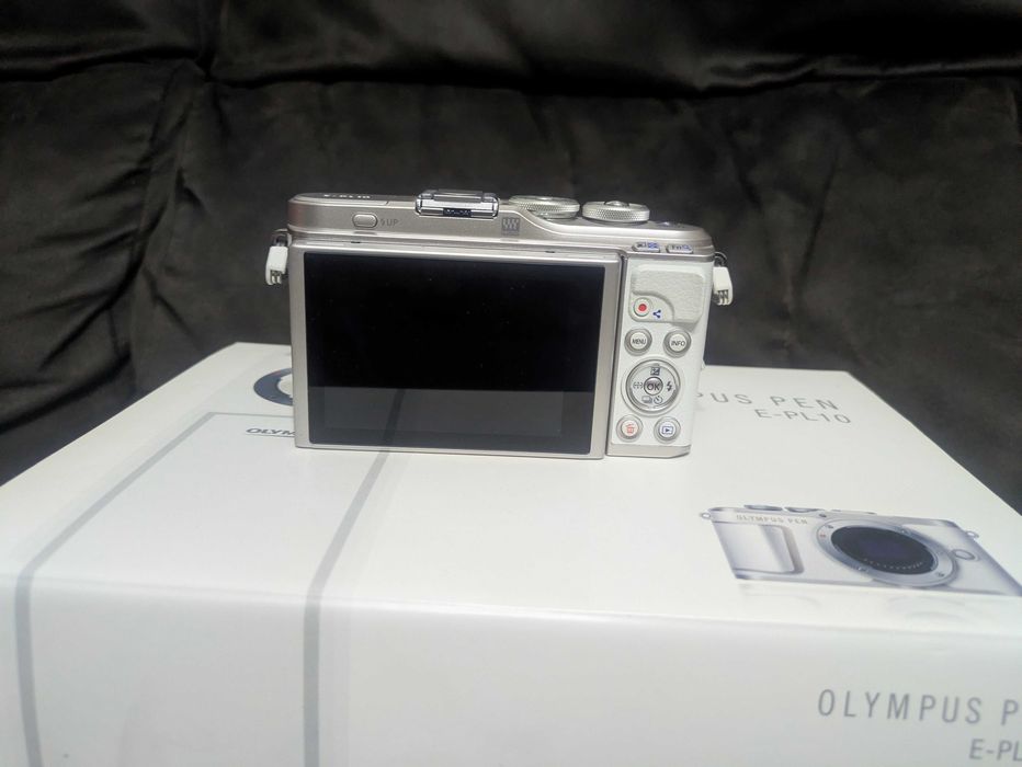 Máquina fotográfica Olympus PEN E-PL10