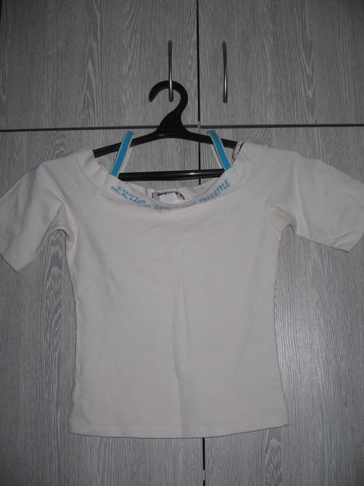 Футболка белая с бирюзовыми брителями Costa Blanca