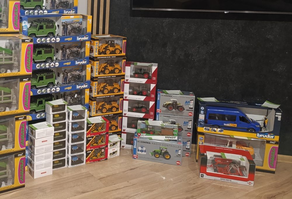 Nowe zabawki, traktory, koparki, zdalnie sterowane,siku,bruder