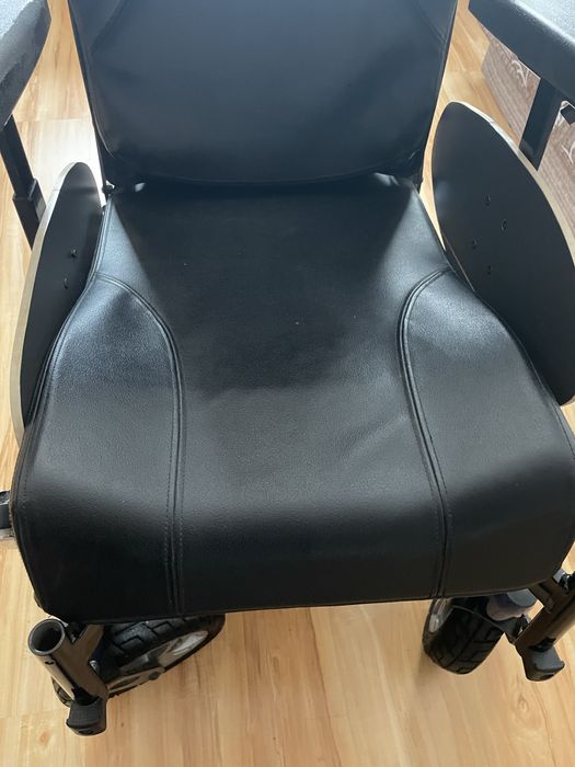 Wozek inwalidzki elektryczny MEURA Ichair MC3