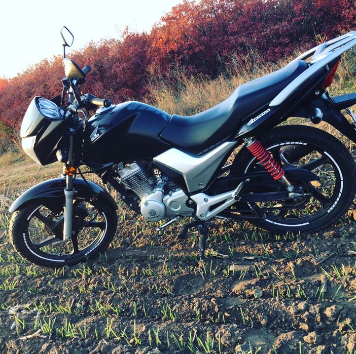 Мотоцикл Honda cb125e