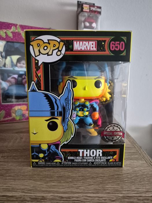 Funko Pop Marvel  - Thor Blacklight Special Edition  560