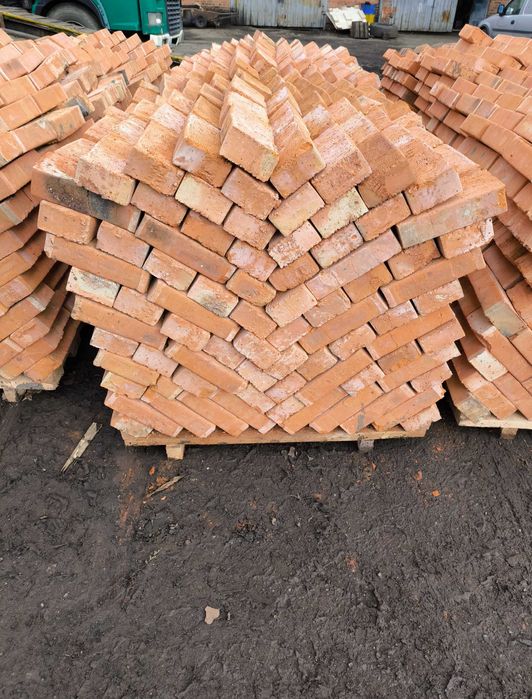 Цегла рядова червона