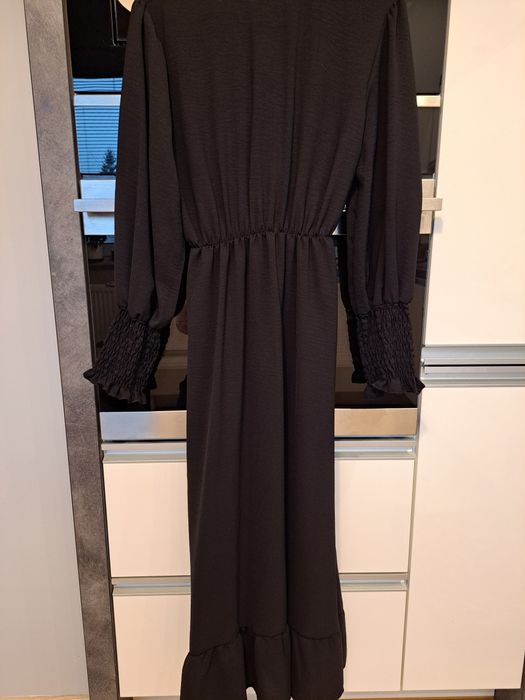 Elegancka Sukienka maxi, bufiaste rękawki. rozm.uni