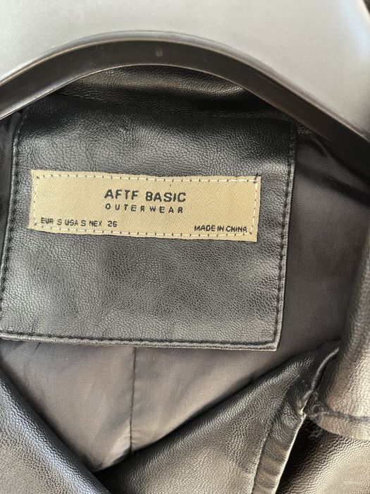 Продам шкіряну косуху S