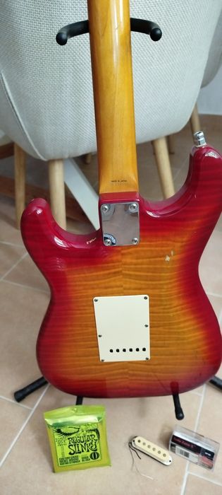 Fender Strat MiJ Foto Flame ’62 Reissue Cherry Burst 1994