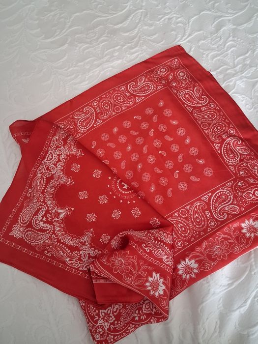 Lenço Paisley encarnado