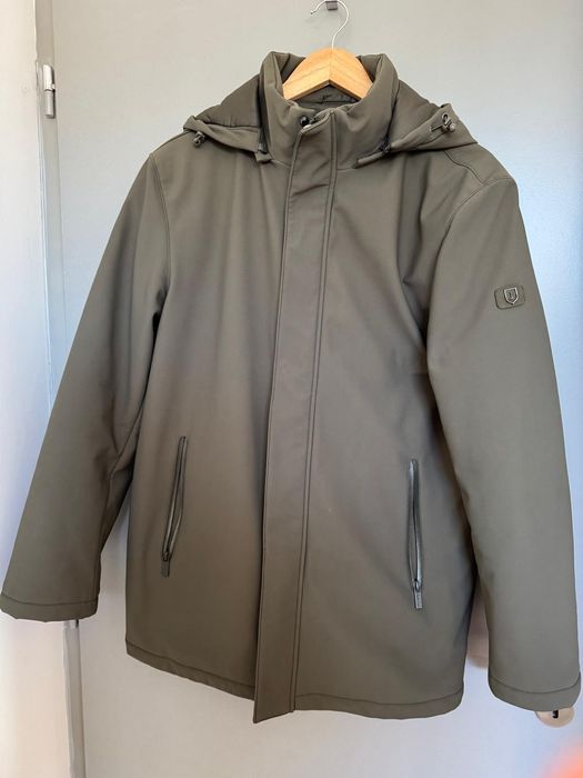 Dois casacos de inverno