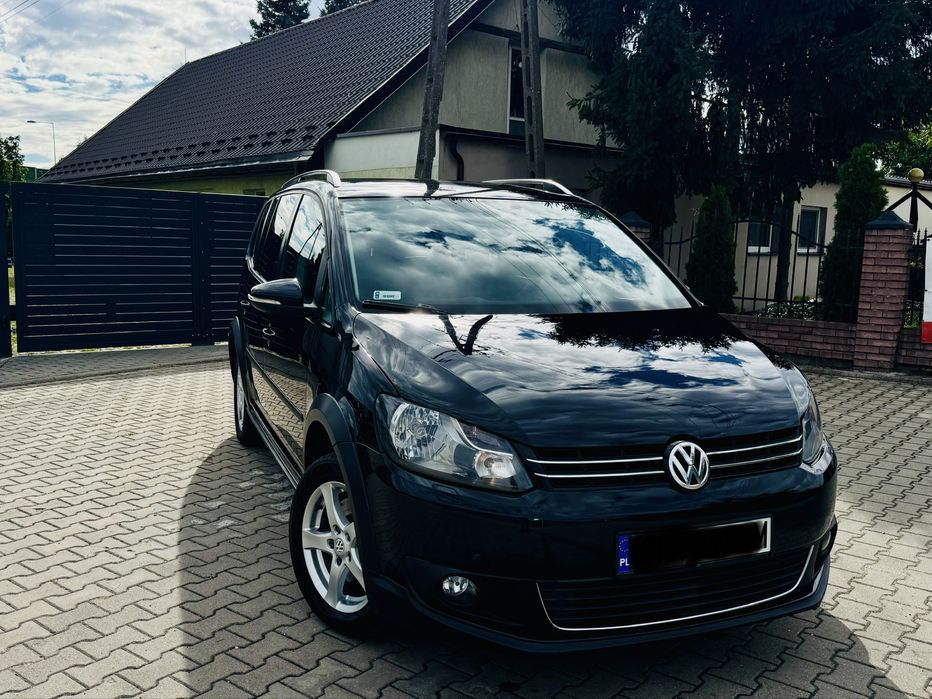 Touran Cross 7 Osobowy Hak 2.0 Tdi Zarejestrowany