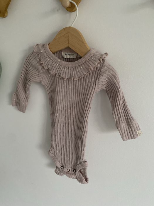 Body liliowe prążkowane lil’ atelier 56 kropki kremowe jak newbie