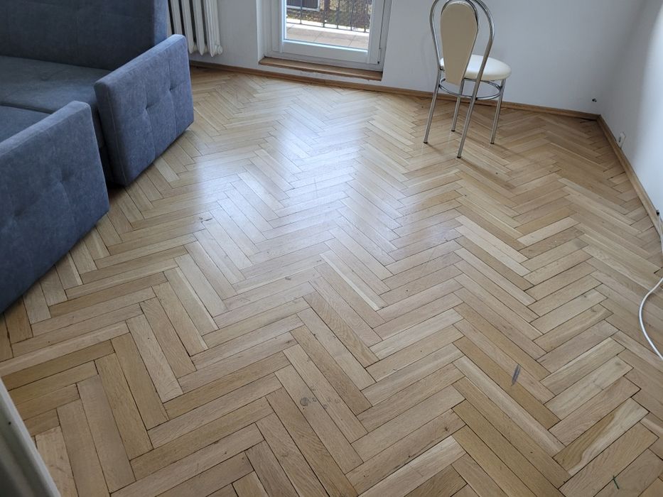 Parkiet dębowy ok. 15 m2 w bardzo dobrym stanie