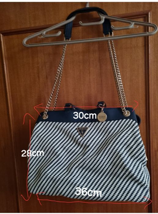 Bolsa e carteira da GUESS