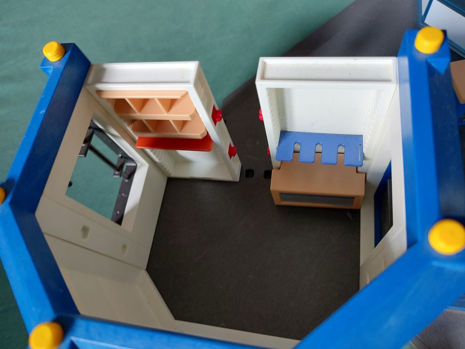 Playmobil policja komisariat mega zestaw