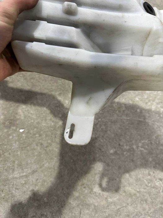 Бачок омывателя Opel insignia 2013-2017. 401140137