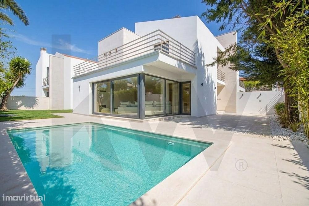 Moradia no Zambujeiro, Cascais | Condomínio | A Estrear e Totalmente M