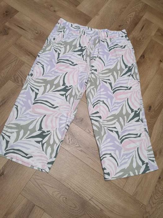 C&A spodnie dresowe białe w liście egzotyczne 7/8 r. XL