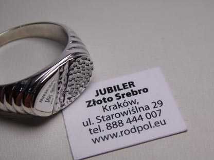 Srebrny pierścionek sygnecik R.25.