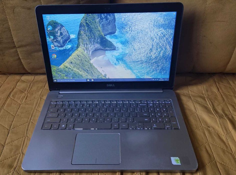 Dell Inspiron 15, 15,6", i5. GeForce750M, Ram 8Gb, SSD 128Gb
