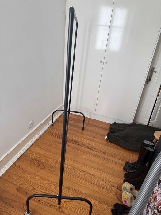 Charriot Preto com Rodas 150x60x170 cm