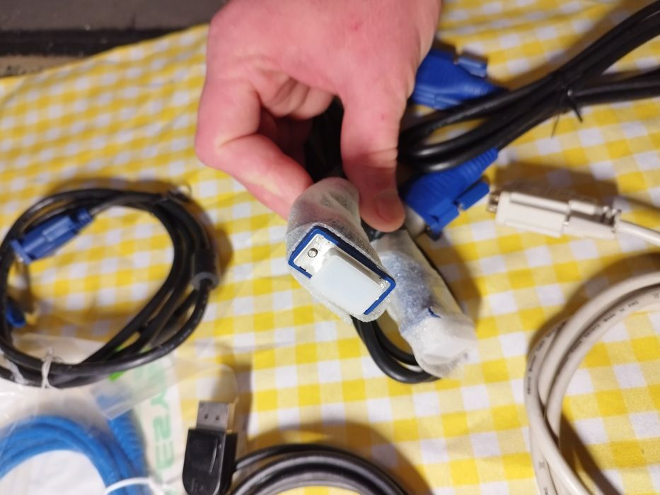 Fajny zestaw kabli do PC łan VGA DVI