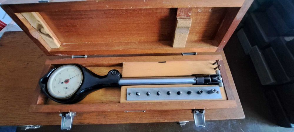 Medidor de Profundidade com Relógio Comparador