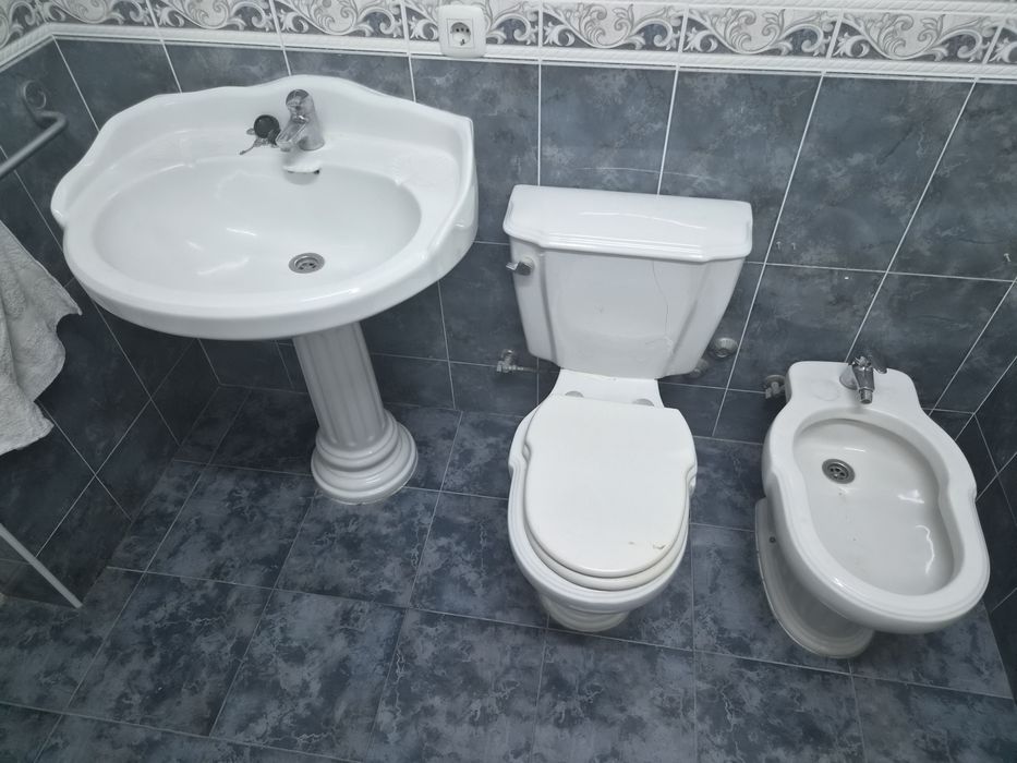 Sanitários (lavatório,  sanita, bidé)