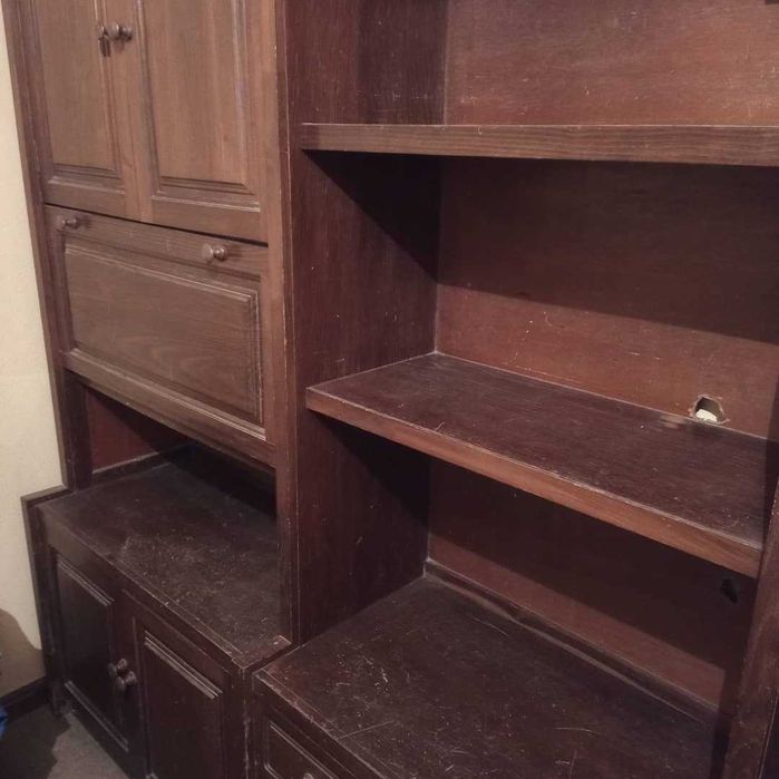 Móvel de Sala em Madeira Maciça