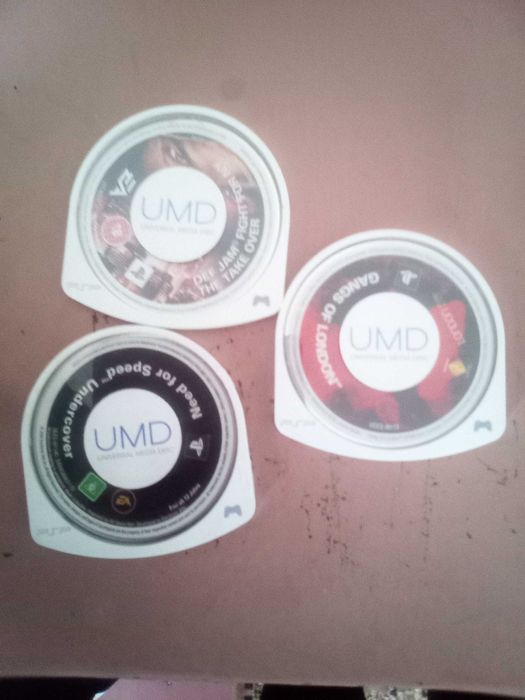 Срочно продам 7 UMD дисков на PSP
