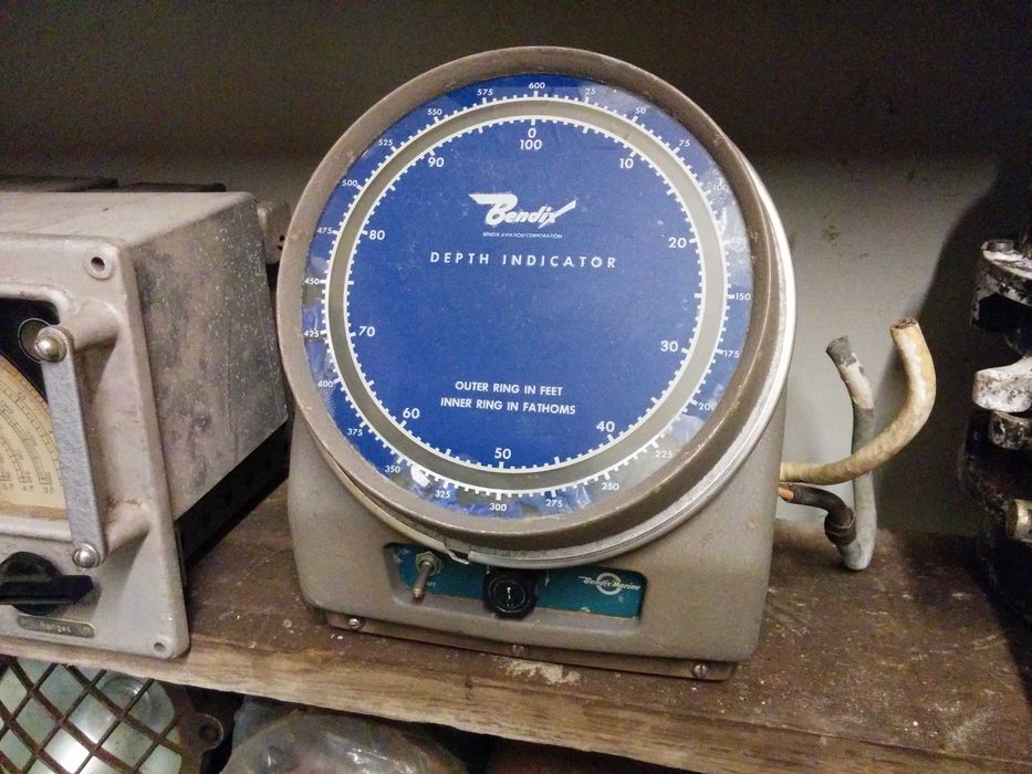 Sonda ou Sonar antigo a válvulas. Marca Bendix