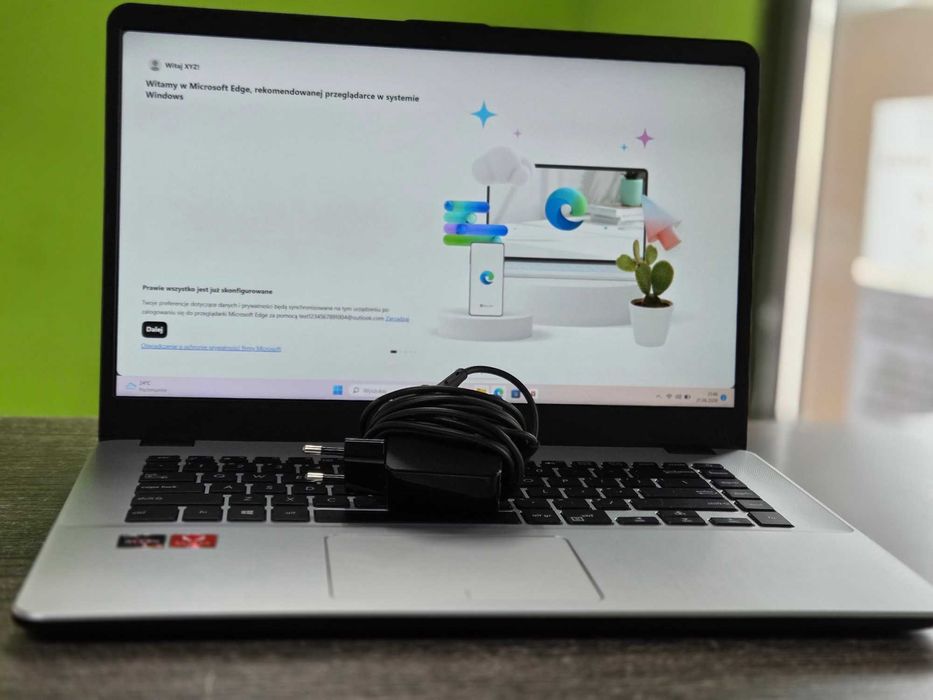 ASUS VivoBook 15 R504ZA Ryzen 5/8GB/256SSD
