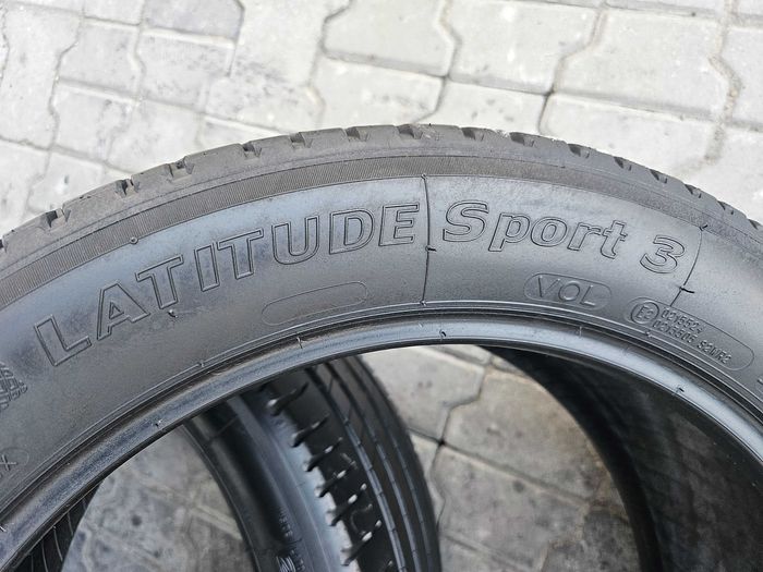 Lato Michelin 235/50 R19