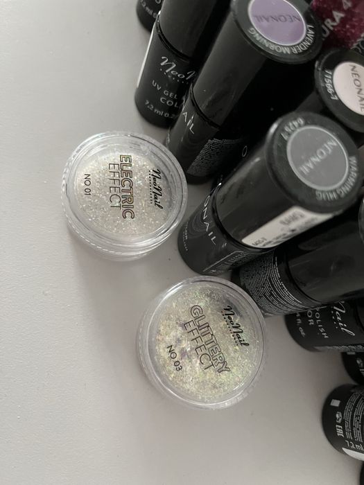 Lakiery różne marki, 79 szt.