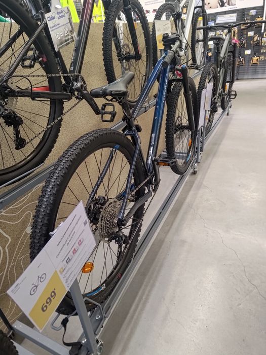 Venda de bicicleta nova pouco uso, +- 20 kmts, muito bom estado.