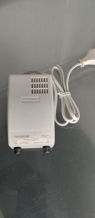 Amplificador de sinal p/ ligar em várias TVs