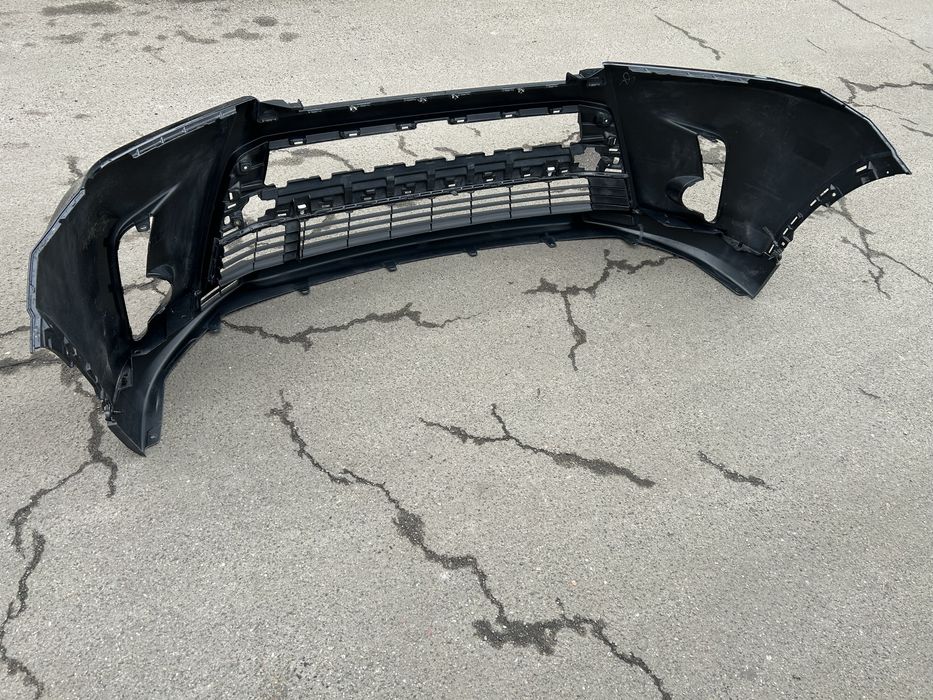 Toyota highlander бампер передний от 17-19год