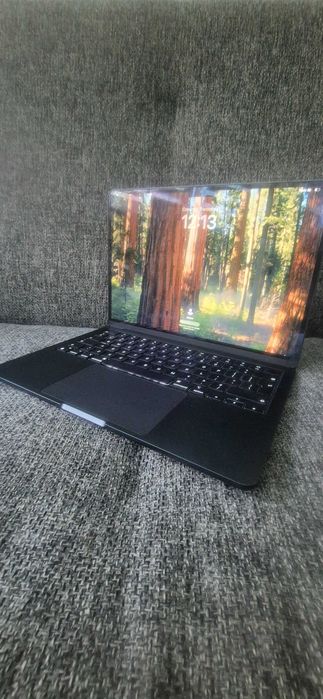 Macbook air m2 13,6 8core 8gb RAM 256gb SSD