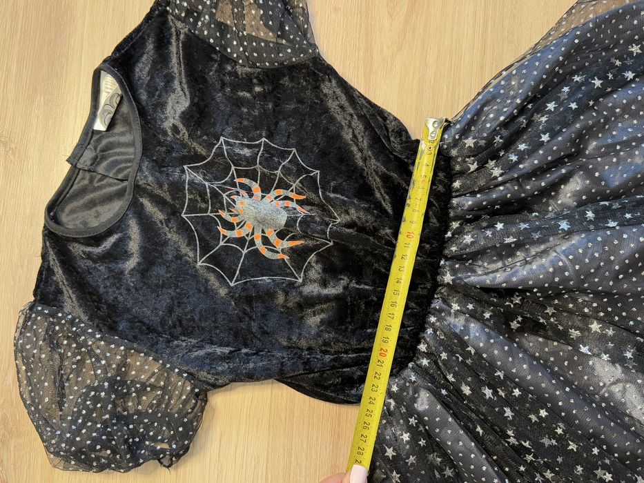 Платье на девочку, в идеальном состоянии