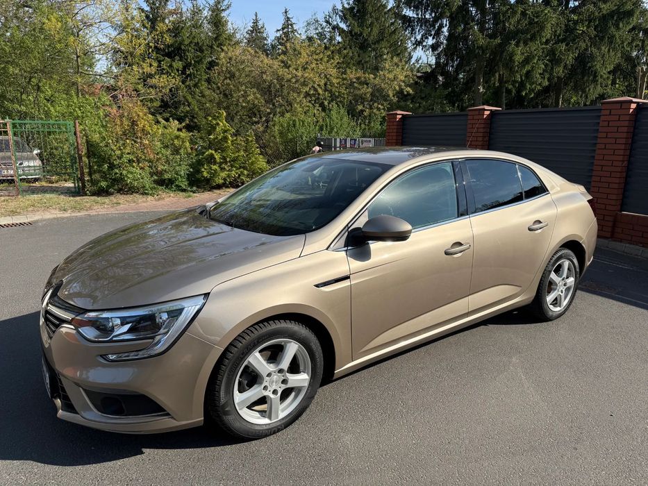 Renault Megane Renault Megane IV 1.6 TCe Sedan